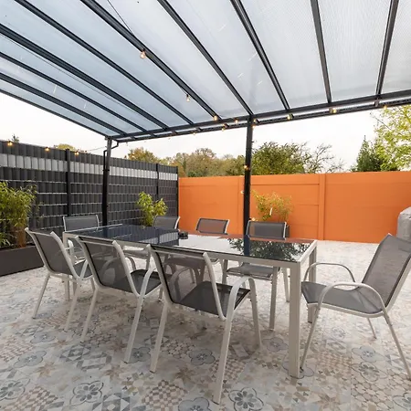 Holiday home 4 Bis - Maison Moderne Cozy Avec Exterieur La Fleche